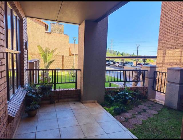 1 BEDROOM APARTMENT FOR SALE IN NEWLANDS